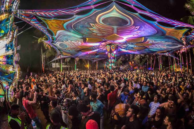 Crazy Parties & DJ Nights
