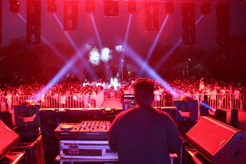 DJ Night & Live Concert Stage
